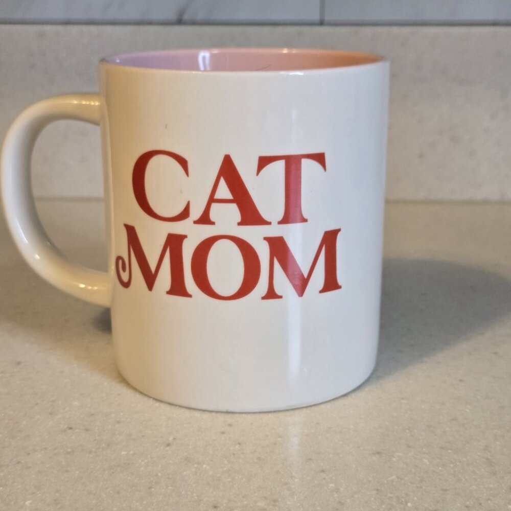 Parker Lane Cat Mom Stoneware Mug White Pink‎ Interior Red Lettering Coffee Cup